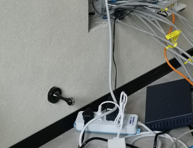 全屋WiFi组网指南：选对方案，信号满格还不花冤枉钱！