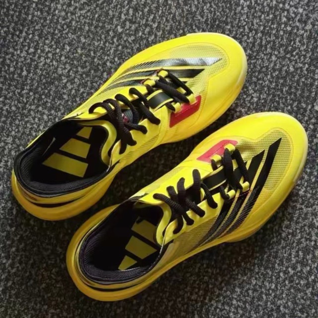 篮球场上的速度利器，阿迪达斯 Adizero Select 3.0