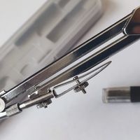 得力金属圆规，学生绘图的好帮手