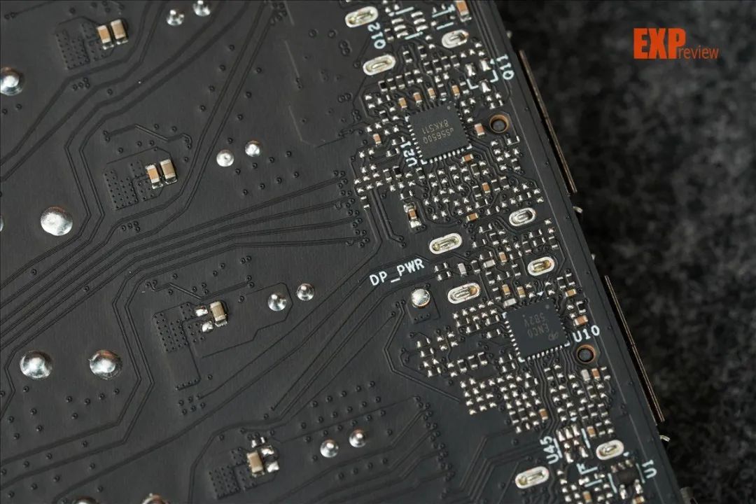 GeForce RTX 5050显卡天梯榜首发评测:与4060肩并肩,DLSS 4让帧率飞上天