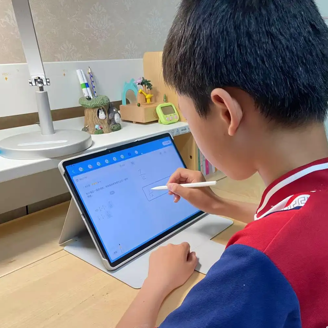 科大讯飞T30 Pro学习机：精准学超预期，也是家长帮手