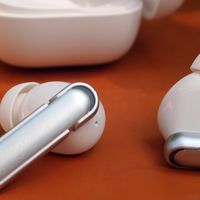 魅蓝Blus E2主动降噪耳机，带来极致的音乐体验