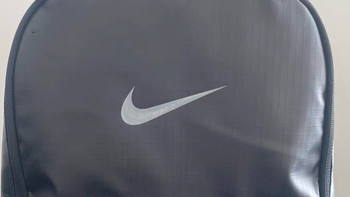高品质耐克双肩包设计解析