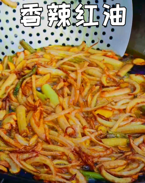 辣椒油想要颜色红味道香，只需要记住这两点