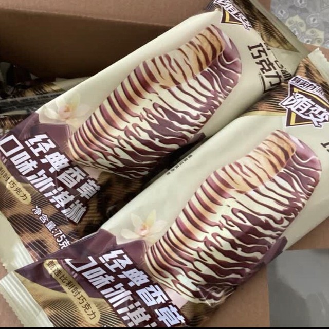 蒙牛随变冰淇淋家庭装：多样口味，共享甜蜜时光