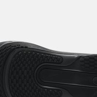 Nike Air Zoom Upturn SC：时尚与性能兼备