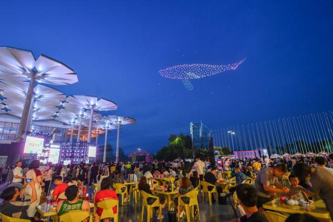 北京世园避暑节开启夏夜盛宴:无人机天幕秀、烟火市集、星空露营邂逅23℃清凉