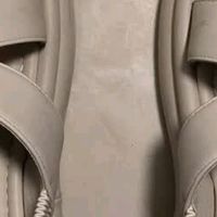 奥古狮登米色厚底凉鞋：百元价位里的“显高神器”与舒适担当