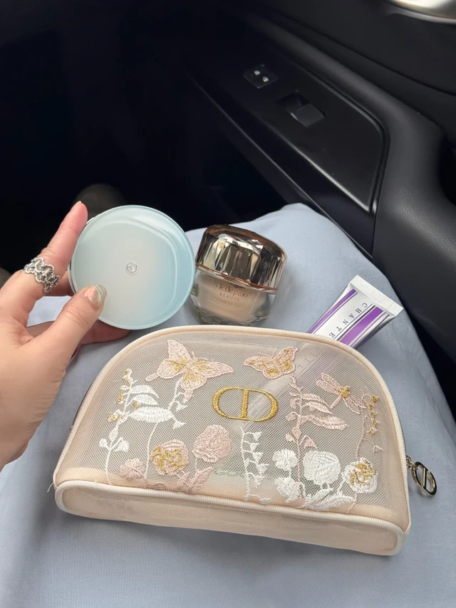从精致感到天生感：底妆新趋势解码