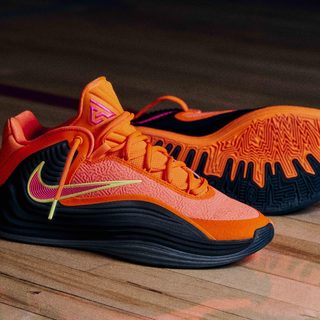 Nike Freak 7 登场：字母哥专属战靴，解锁赛场新可能！