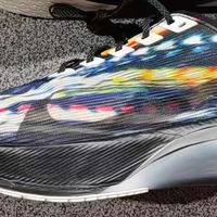 Nike VAPORFLY 4 “Light Trails”:速度与舒适的平衡