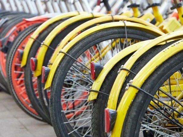 从疯狂涌入到艰难续命：10年涨价7倍的共享单车，何时才是头？