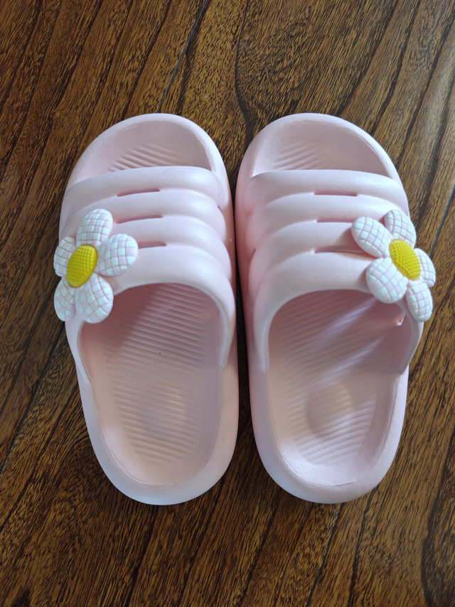 小公主的甜美之选，京东京造太阳花拖鞋！