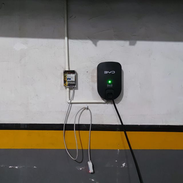 天气一热byd就不充电，上门更换比亚迪充电桩