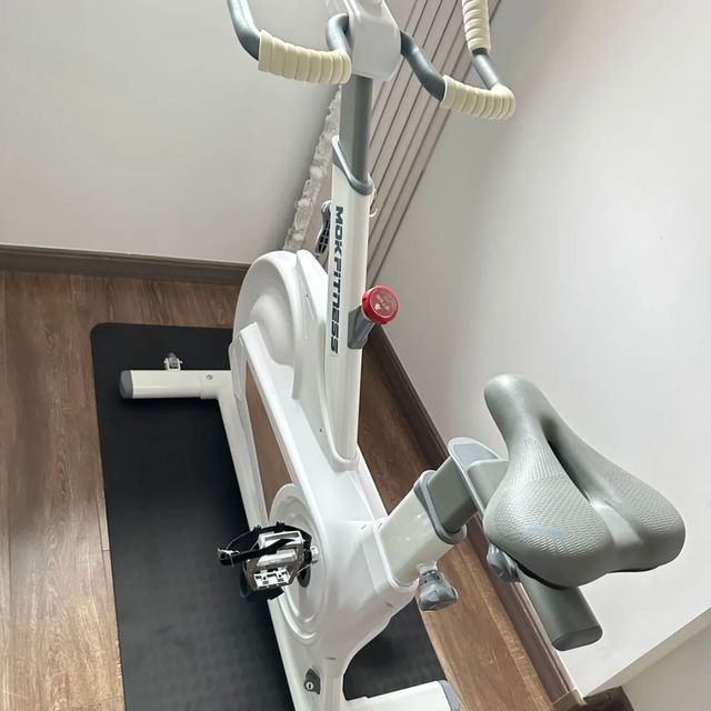 月光下的骑行乐章：我的MOK动感单车初体验