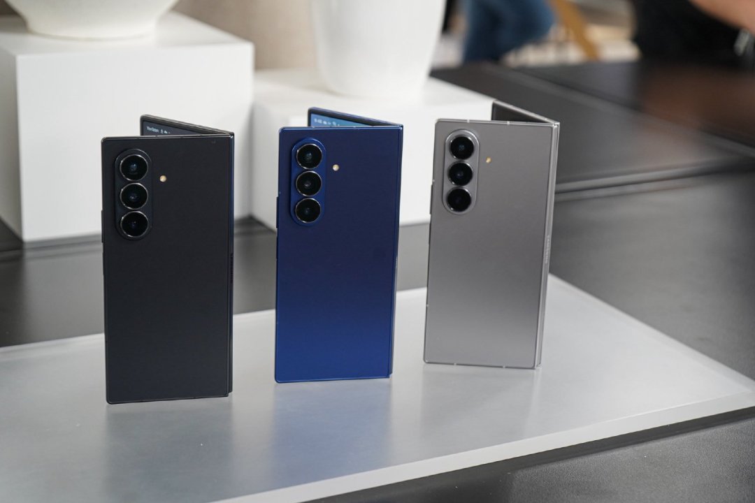 三星Galaxy Z Fold7发布：215g刷新折叠屏轻薄纪录，2亿像素主摄+骁龙8至尊版亮相