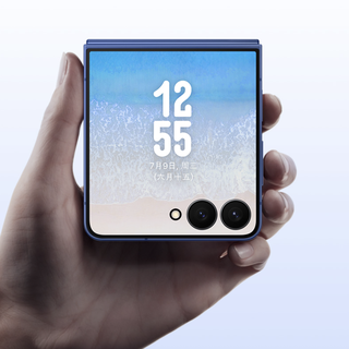 三星Galaxy Z Flip7正式发布：AI赋能轻巧机身 智能外屏焕新升级 