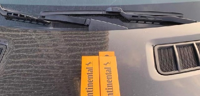 德国马牌雨刮器踩坑记：说好的静音耐久，结果成了摆设