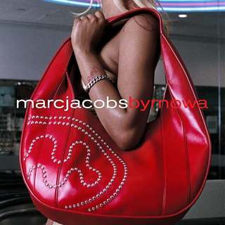 街头与先锋的交融：MARC JACOBS x Mowalola 全新系列登场