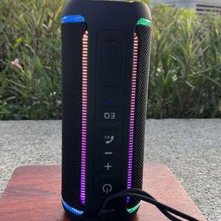 雷登X30蓝牙音箱：把移动音乐厅装进口袋，让每段时光都有声有色