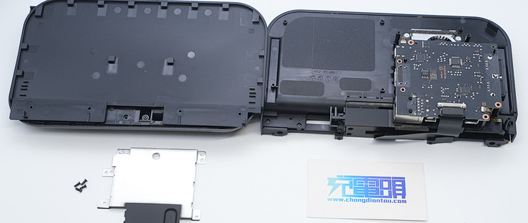 支持TV模式4K分辨率输出，任天堂Switch 2港版原装充电底座拆解