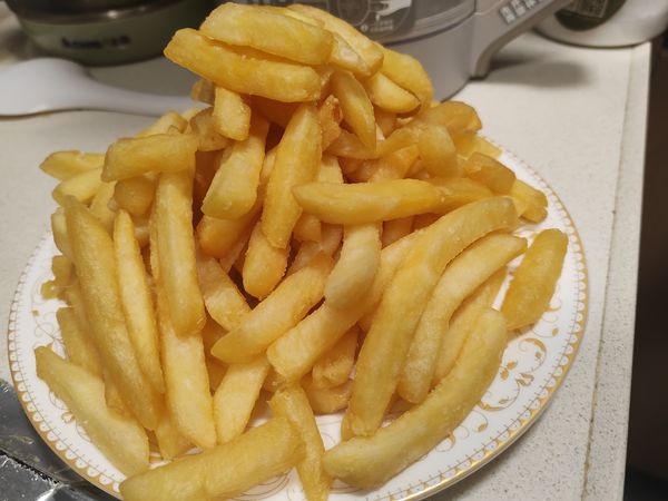 家庭烹饪秘籍：如何炸出金黄酥脆的完美薯条