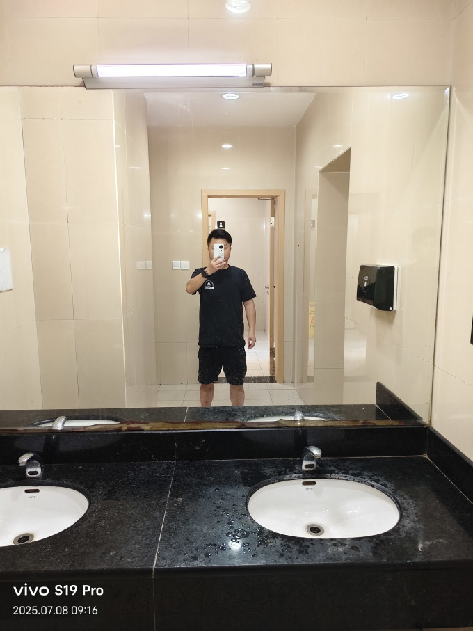 森马运动T恤