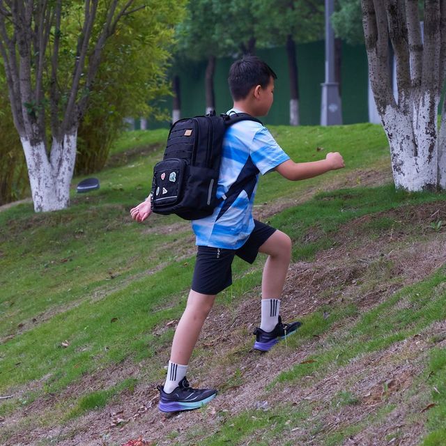 初高中生书包怎么选？一篇文章教会你！GMT护脊书包，跑跳不晃肩