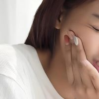 牙齿敏感反复作妖？小鹿妈妈牙线甩出 “抗敏王炸组合”