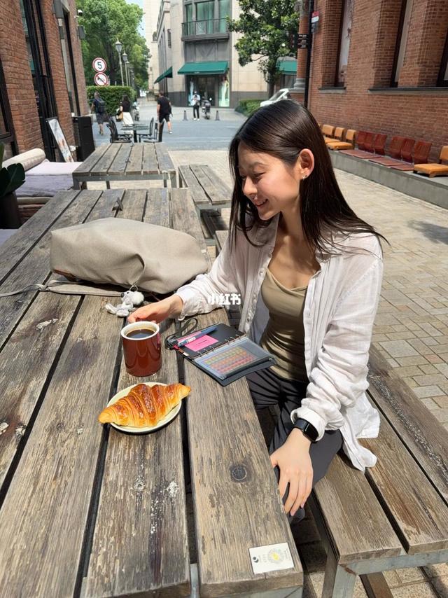 打工人的周五：一杯咖啡与手帐温柔仪式感☕️