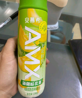 安慕希哈密瓜酸奶，开盖香浓