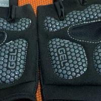 半指健身手套：防滑与灵活兼备