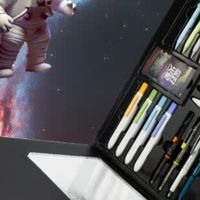 赛博火星舱文具礼盒：未来感设计