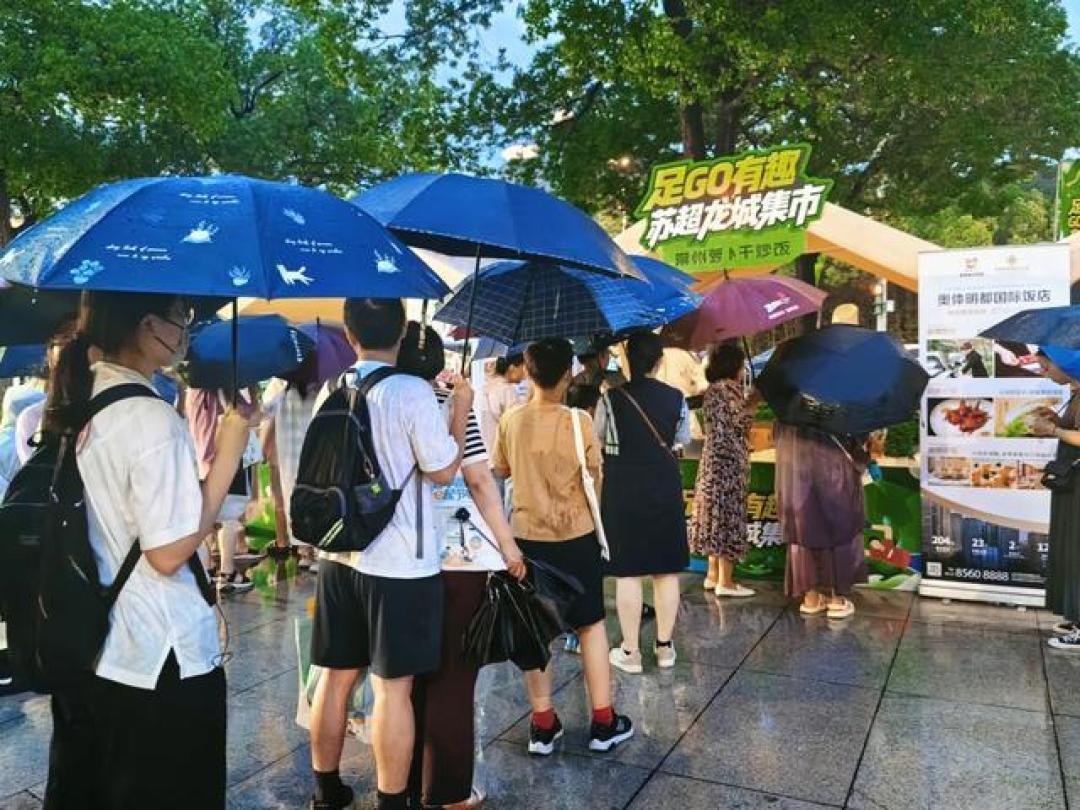 江苏十三太保羽球鏖战：恐龙烧烤带火经济，文化梗掀全民狂欢潮