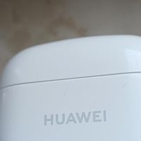 华为真无线耳机：简约设计与实用美学