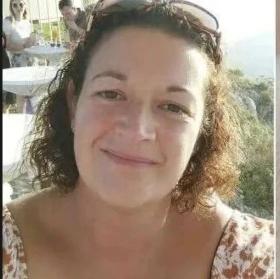 悔哭了！英国女子吃掉一块薯片“痛失”10万英镑！只好自嘲：反正有了钱也痛苦…
