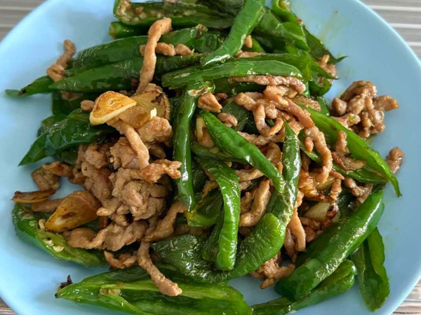 嫩滑肉丝与脆爽青椒的完美结合