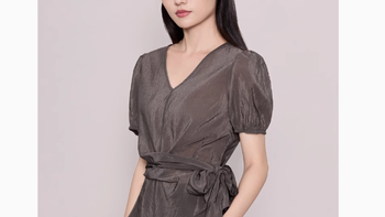VIEAING薇迎旗舰店：法式V领衬衫，夏日的优雅之选