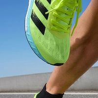 阿迪达斯adizero Boston 9：缓震与轻量兼备