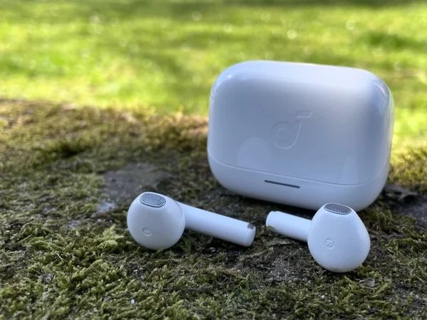 Soundcore K20i评测：重低音半入式耳机