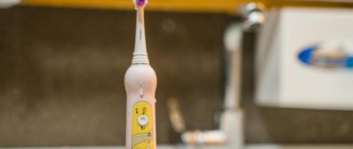 儿童电动牙刷利弊分析：曝光三大弊病危害！