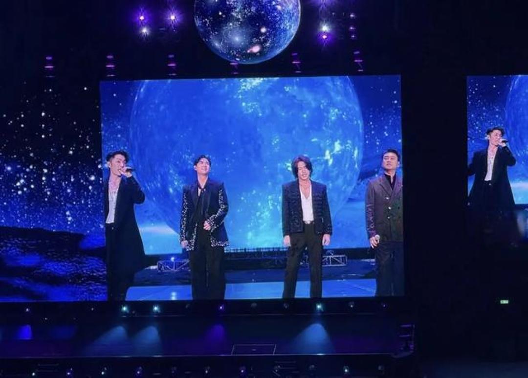 F4暌违12年惊喜合体五月天演唱会 万人合唱《流星雨》掀全场泪崩