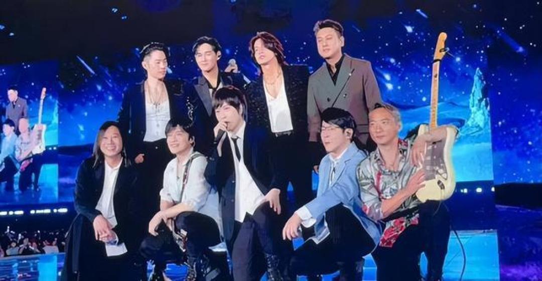 F4暌违12年惊喜合体五月天演唱会 万人合唱《流星雨》掀全场泪崩