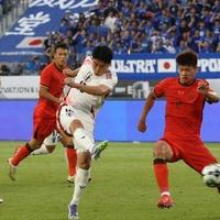 东亚杯国足0-2日本两连败零进球 三线阵容传控碾压刷新耻辱纪录