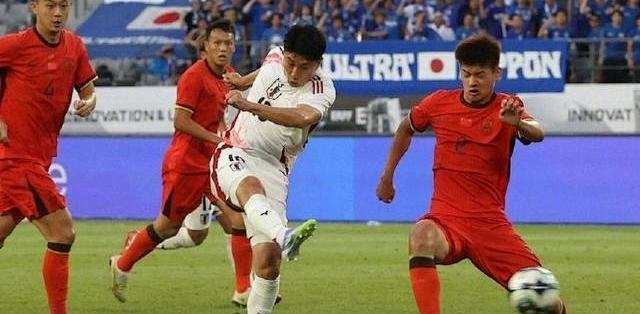 东亚杯国足0-2日本两连败零进球 三线阵容传控碾压刷新耻辱纪录