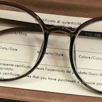 大框眼镜：时尚与功能的完美结合