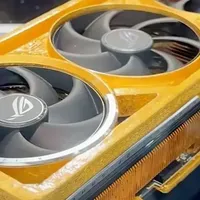 谁才是真正的黄金版？华硕ROG展示5公斤纯金打造RTX 5090夜神！
