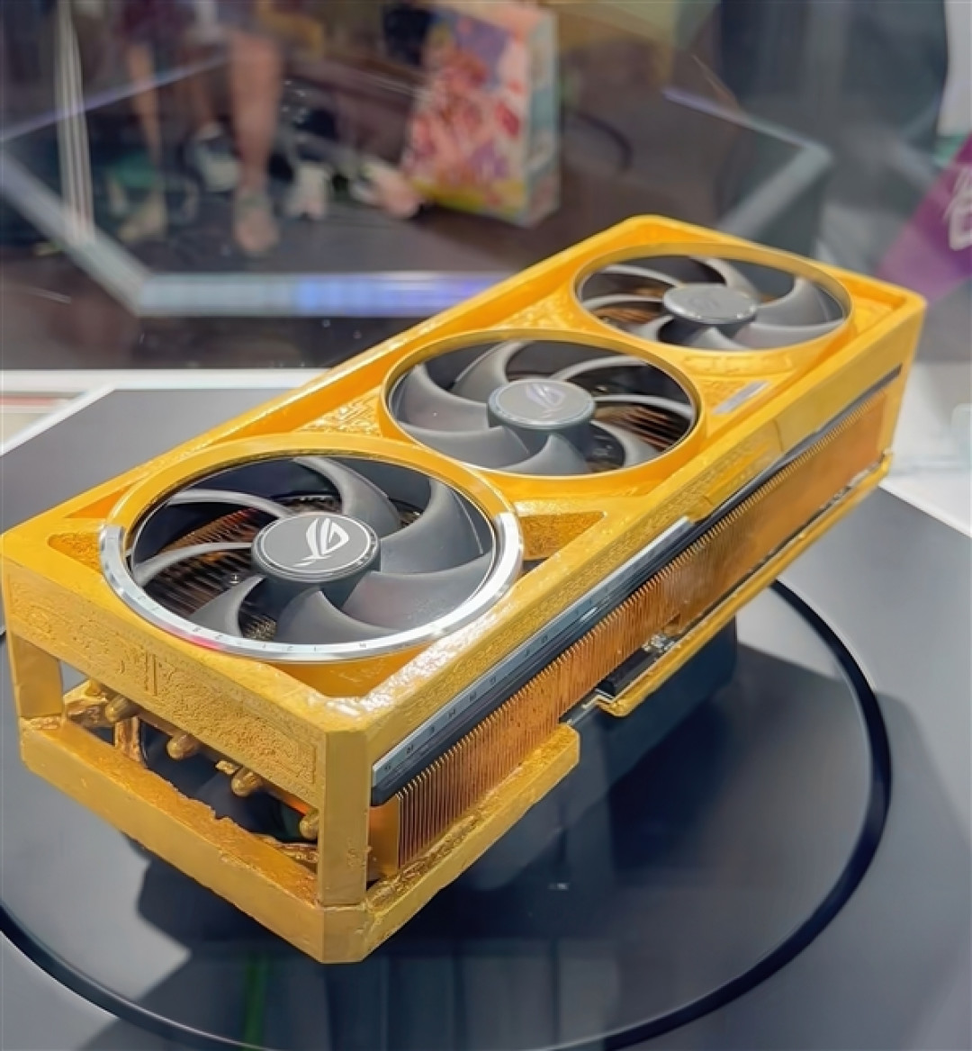 500多万 有史以来最贵!华硕用5公斤黄金打造ROG夜神RTX 5090D显卡
