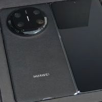 华为Mate X6：折叠屏的变形术