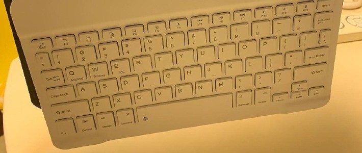 28 元的 iPad 键盘绝了！便宜又好用